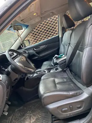 Nissan Rogue SV 4dr SUV AWD (2.5L 4cyl CVT) 2015 Noir Mat