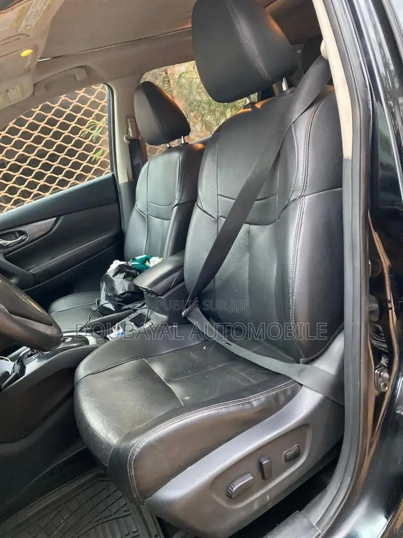 Nissan Rogue SV 4dr SUV AWD (2.5L 4cyl CVT) 2015 Noir Mat