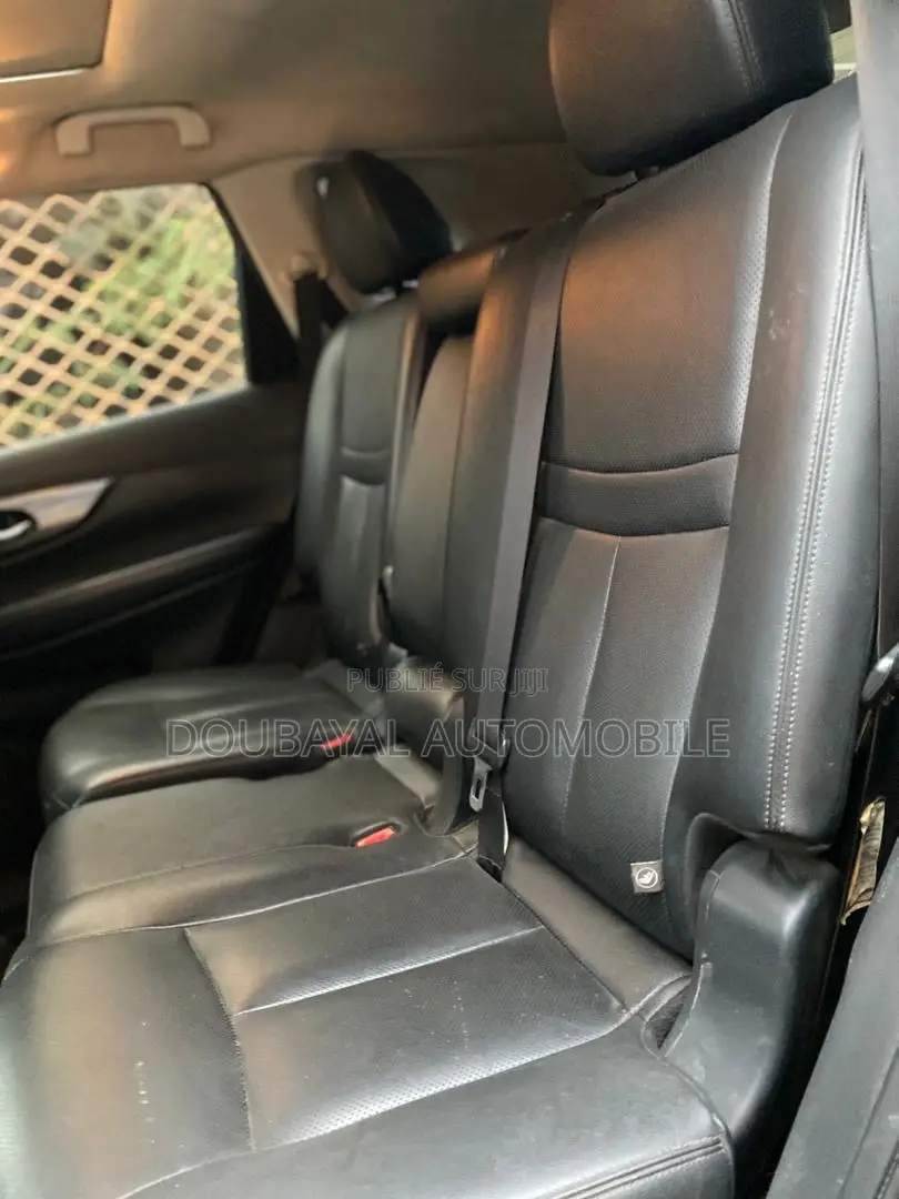 Nissan Rogue SV 4dr SUV AWD (2.5L 4cyl CVT) 2015 Noir Mat