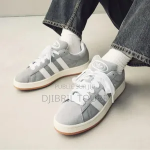 Photo - Chaussures De Marque Adidas