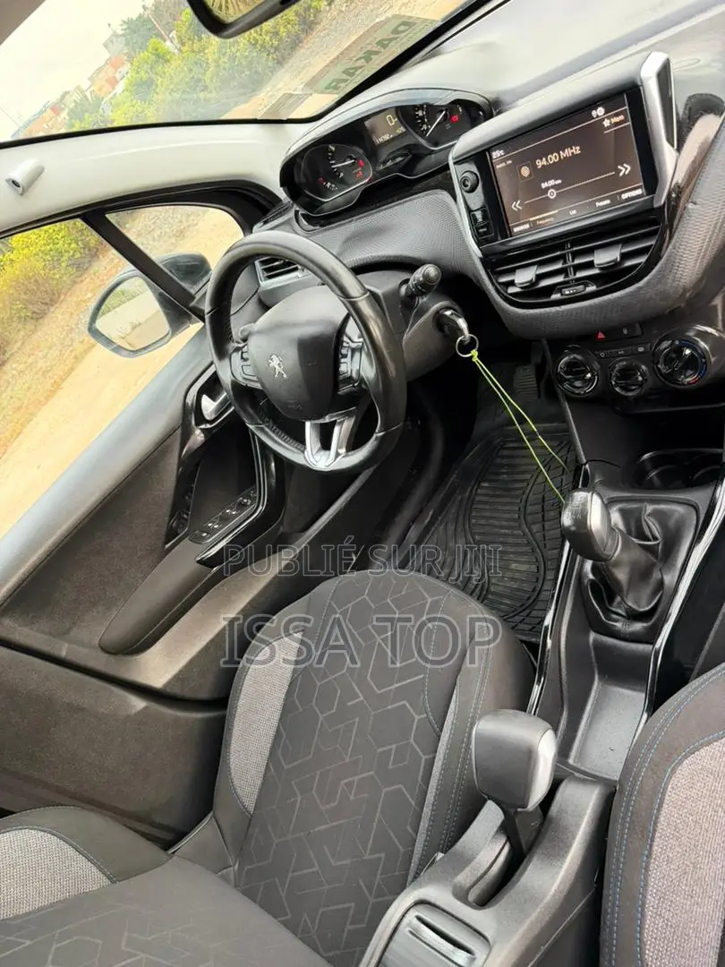 Peugeot 2008 2019 Black