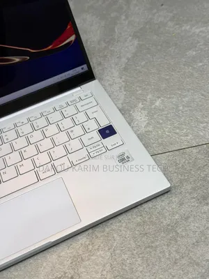 New Ordinateur Portable Samsung 8GB Intel Core I5 SSD 512GB