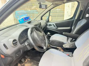 Peugeot Partenaire 2013 Blue