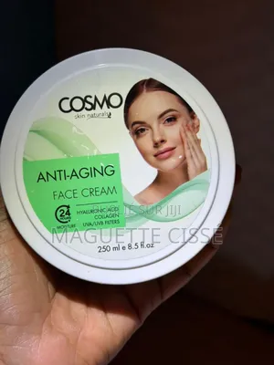 Photo - Crème De Visage Cosmo Idéal Pour Donner De l'Éclat Pour Le Visage