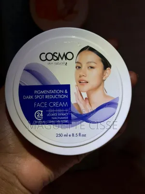 Crème De Visage Cosmo Idéal Pour Donner De l'Éclat Pour Le Visage