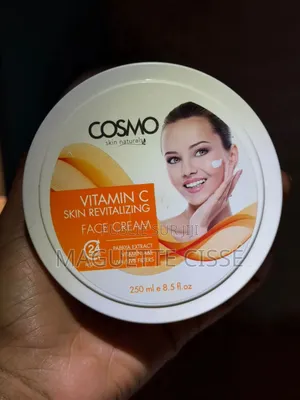 Crème De Visage Cosmo Idéal Pour Donner De l'Éclat Pour Le Visage