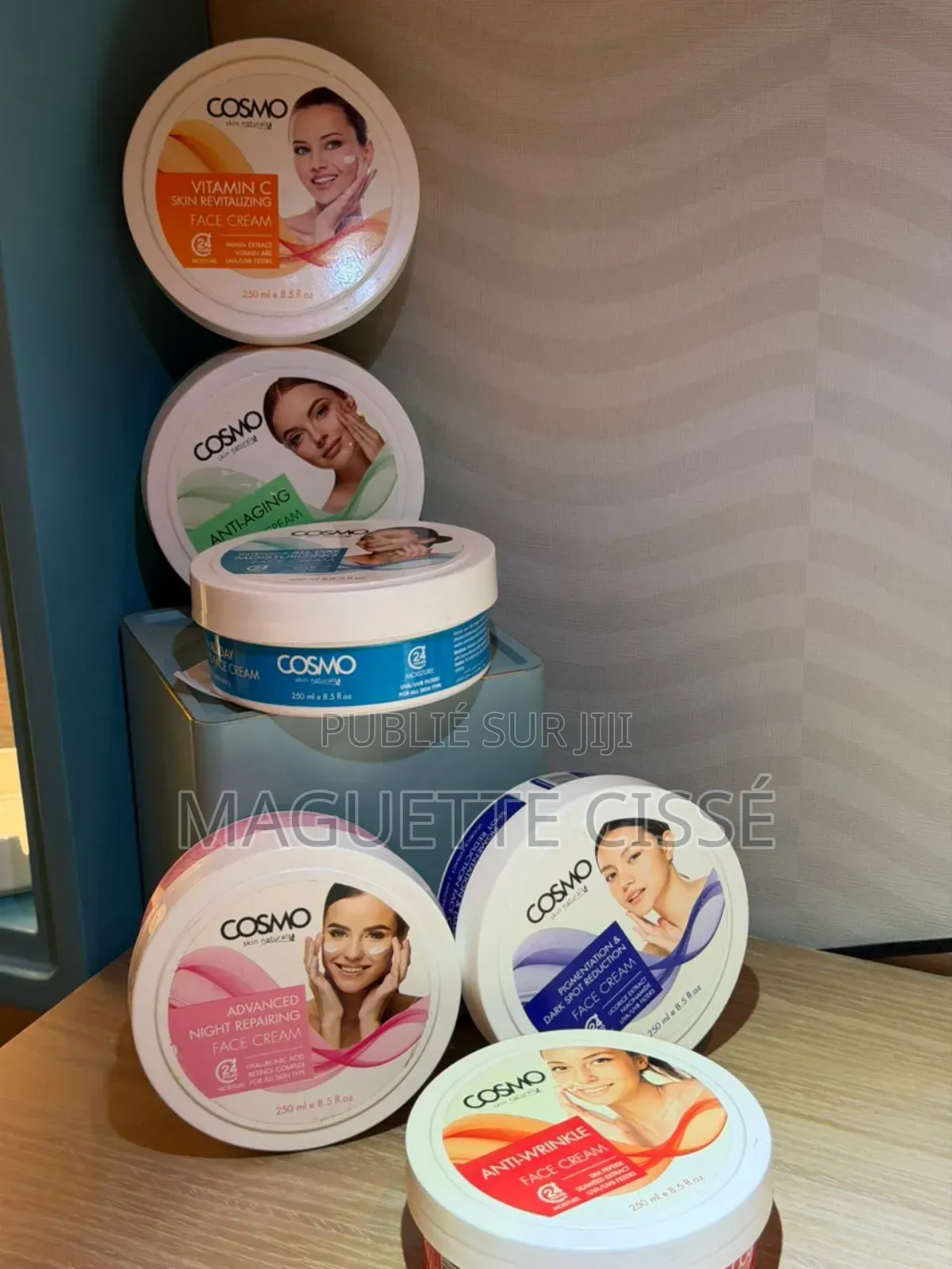 Crème De Visage Cosmo Idéal Pour Donner De l'Éclat Pour Le Visage