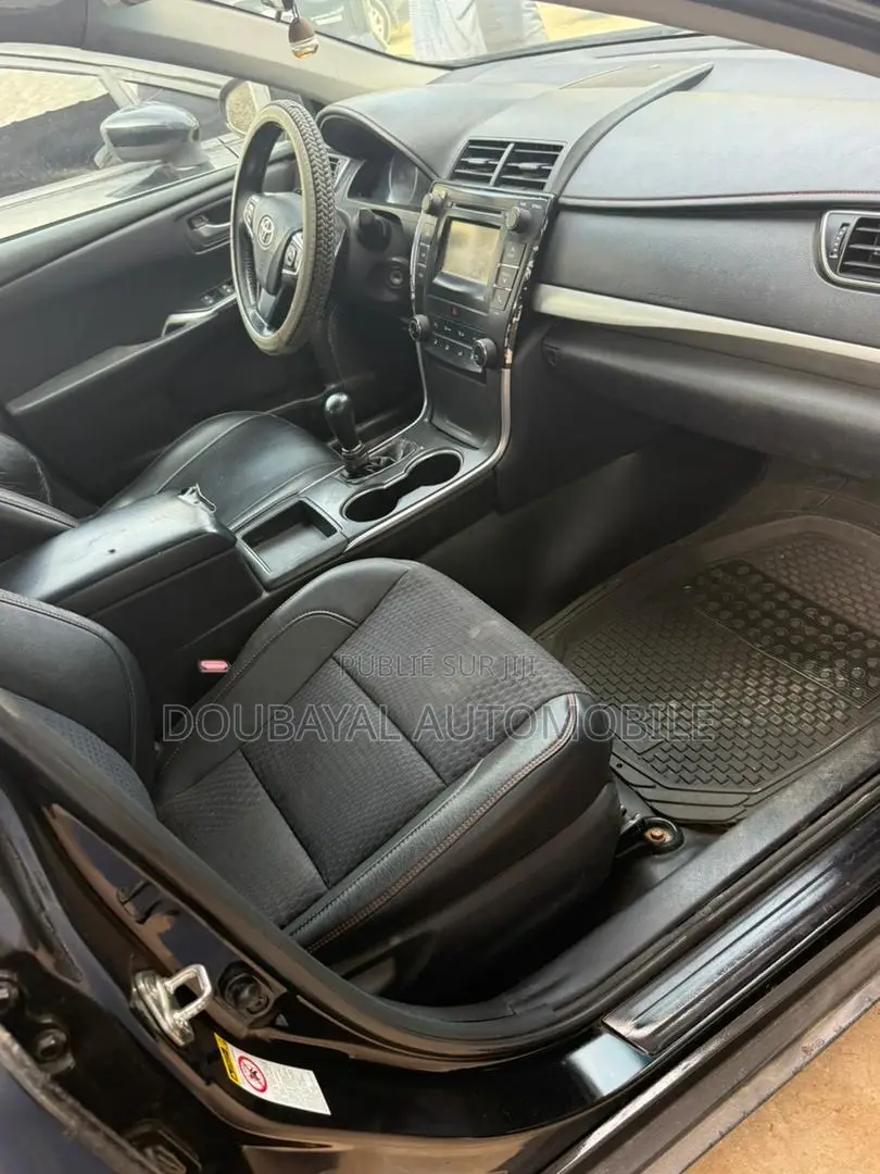 Toyota Camry 2015 Noir Mat