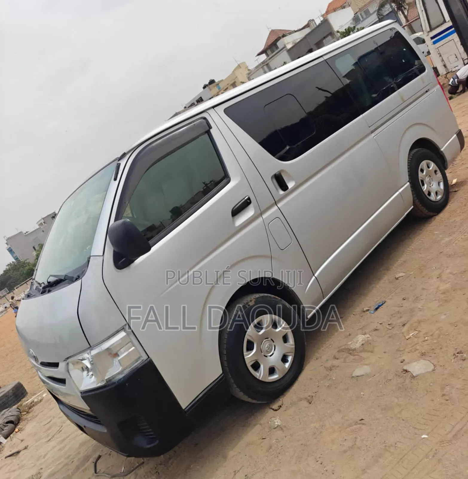 Toyota HiAce 2016 Gris