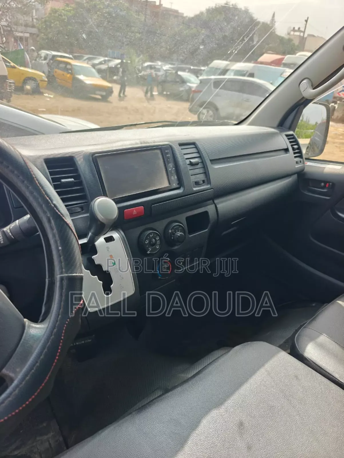 Toyota HiAce 2016 Gris