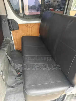 Toyota HiAce 2016 Gris