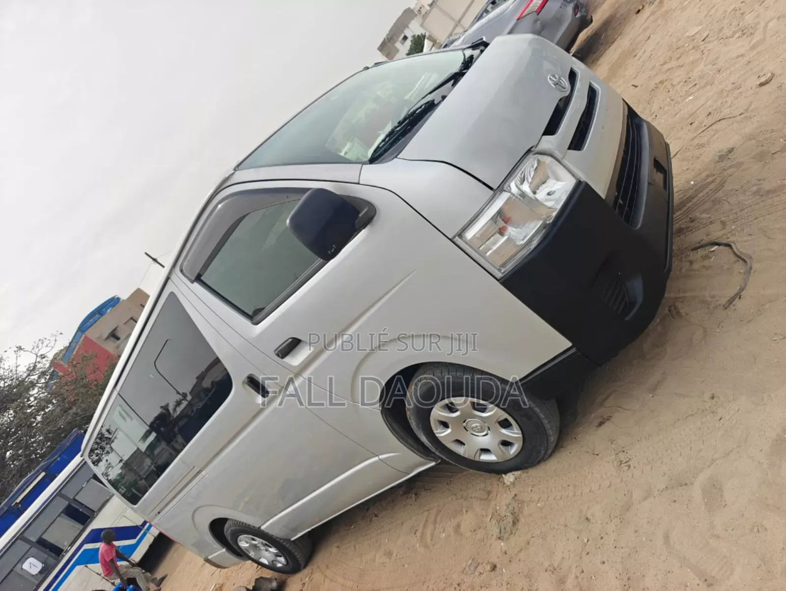 Toyota HiAce 2016 Gris