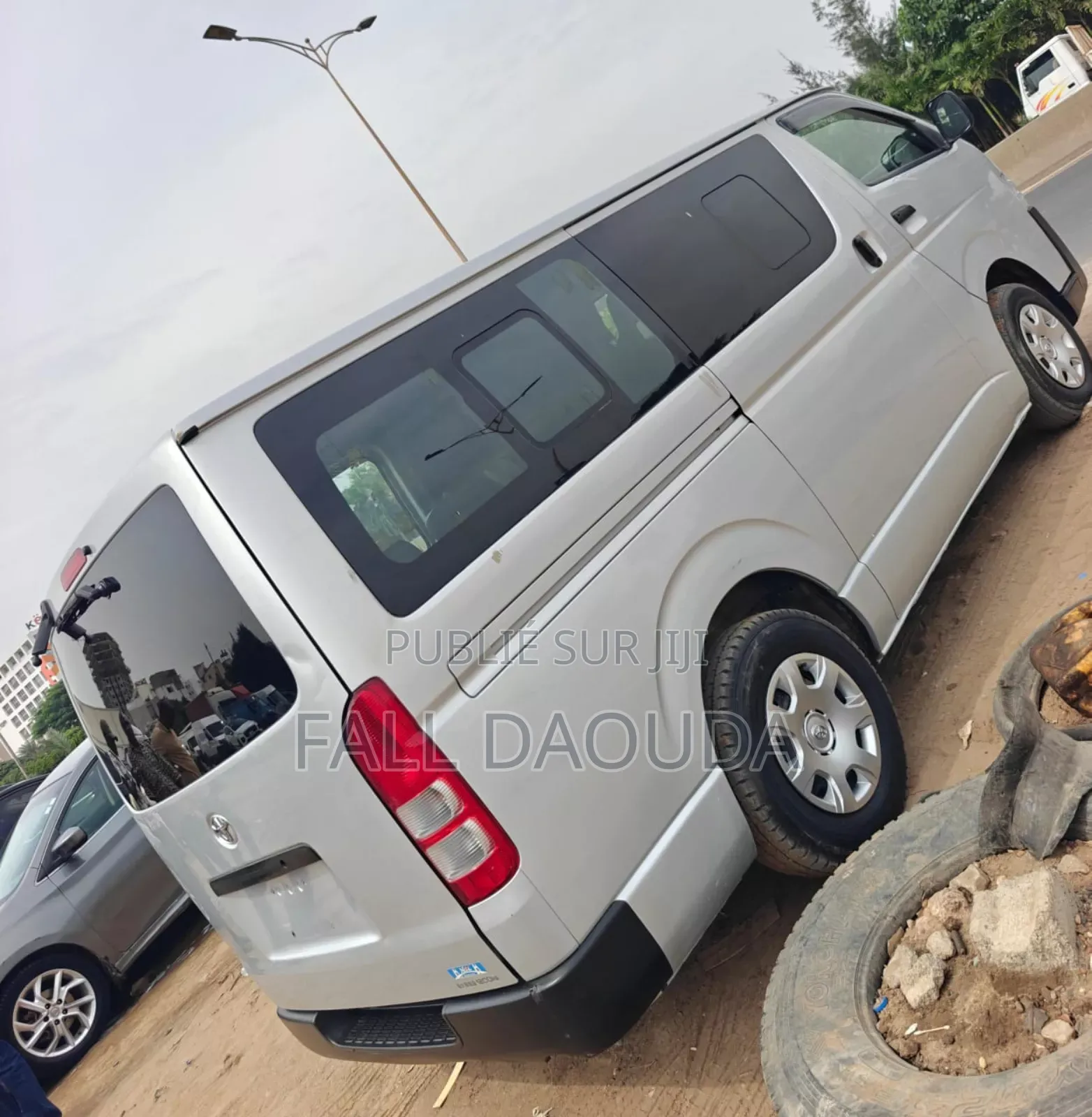 Toyota HiAce 2016 Gris