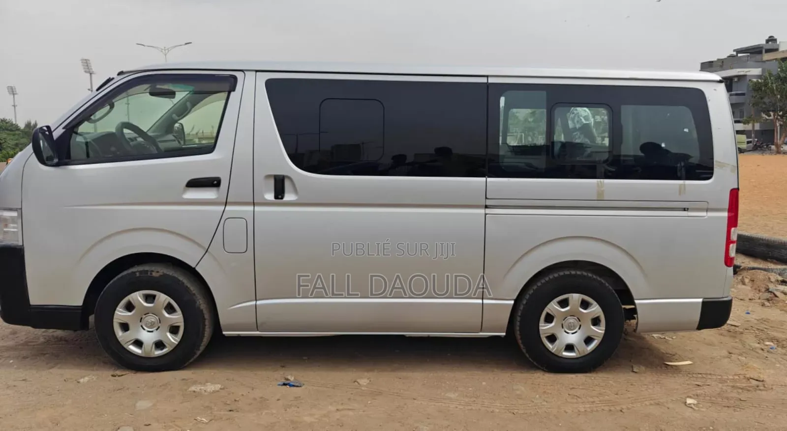 Toyota HiAce 2016 Gris
