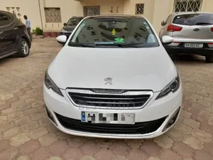 Photo - Peugeot 308 2015 Blanc