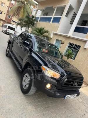 Photo - Toyota Tacoma SR5 V6 4x4 Double Cab 127.4 in. WB 2020 Black
