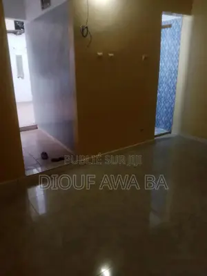 1chbre Chambre et salon dans Chambre Salle D'Eau, Ouakam à Louer