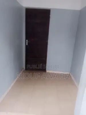 1chbre Chambre et salon dans Chambre Salle D'Eau, Ouakam à Louer