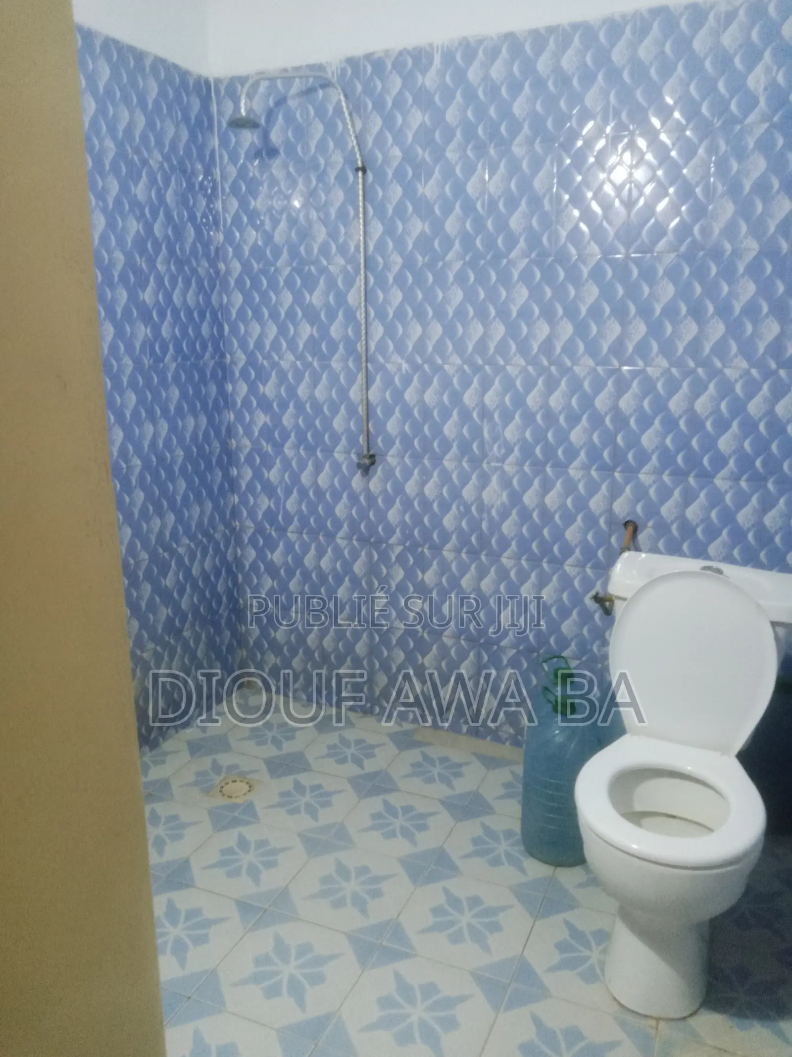 1chbre Chambre et salon dans Chambre Salle D'Eau, Ouakam à Louer