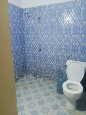 1chbre Chambre et salon dans Chambre Salle D'Eau, Ouakam à Louer