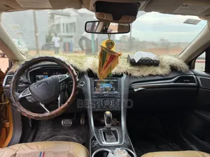 Ford Fusion 2014 Jaune