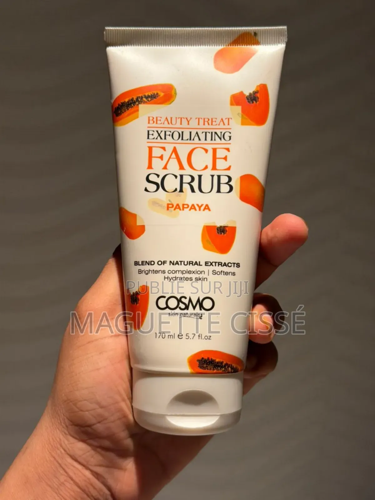 Gommage Exfoliant Et Hydratant en Même Temps De La Marque Cosmo