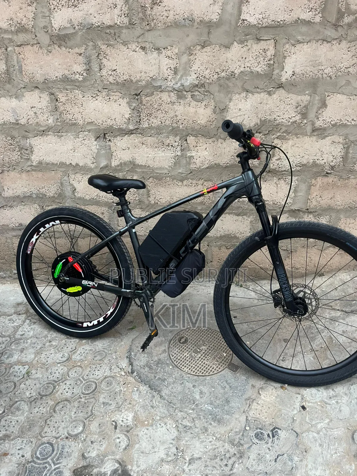 Vélo VTT Électrique 1500w 48v
Vitesse 70kmh 
Autonomie 60km