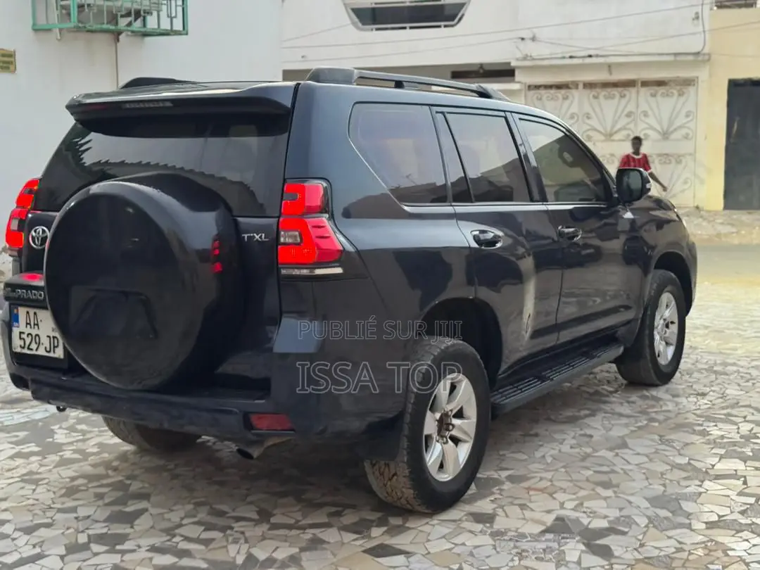 Toyota Land Cruiser Prado 2015 Black
