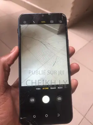 Photo - Tecno Spark 4 32 GB Blue