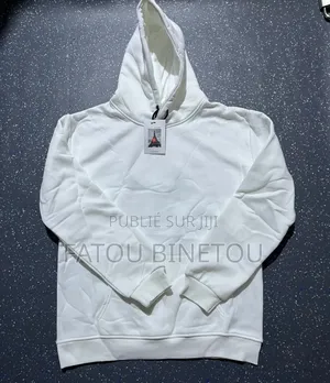 Photo - Pull Avec Capuchon