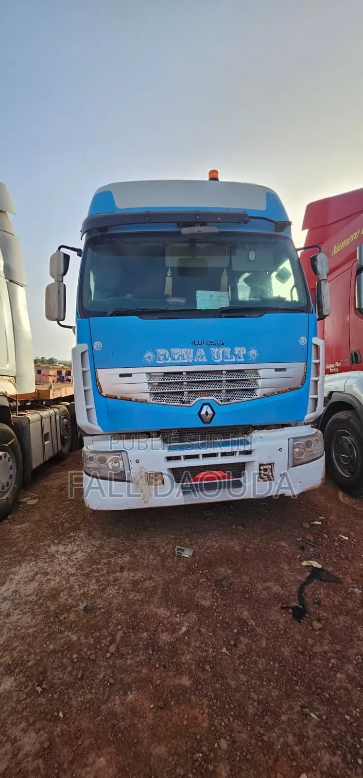 5 Camions Renault Année 2013 8 Roues Direction Droite