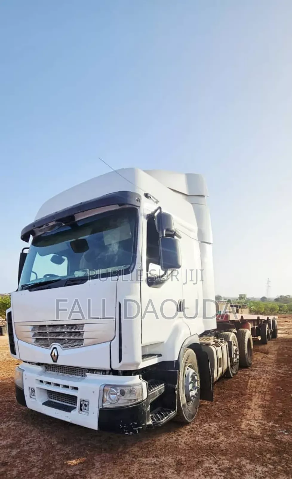 5 Camions Renault Année 2013 8 Roues Direction Droite