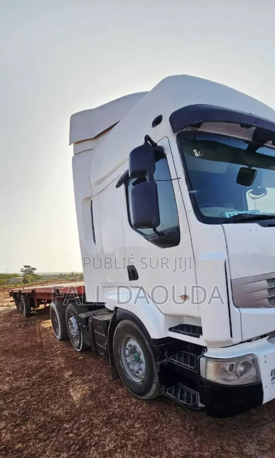 5 Camions Renault Année 2013 8 Roues Direction Droite