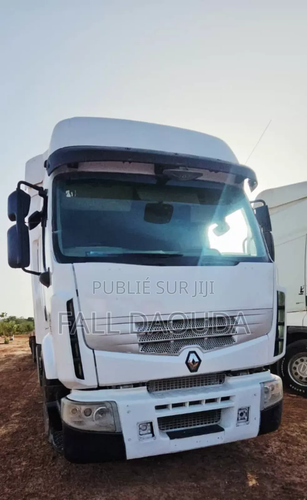 5 Camions Renault Année 2013 8 Roues Direction Droite