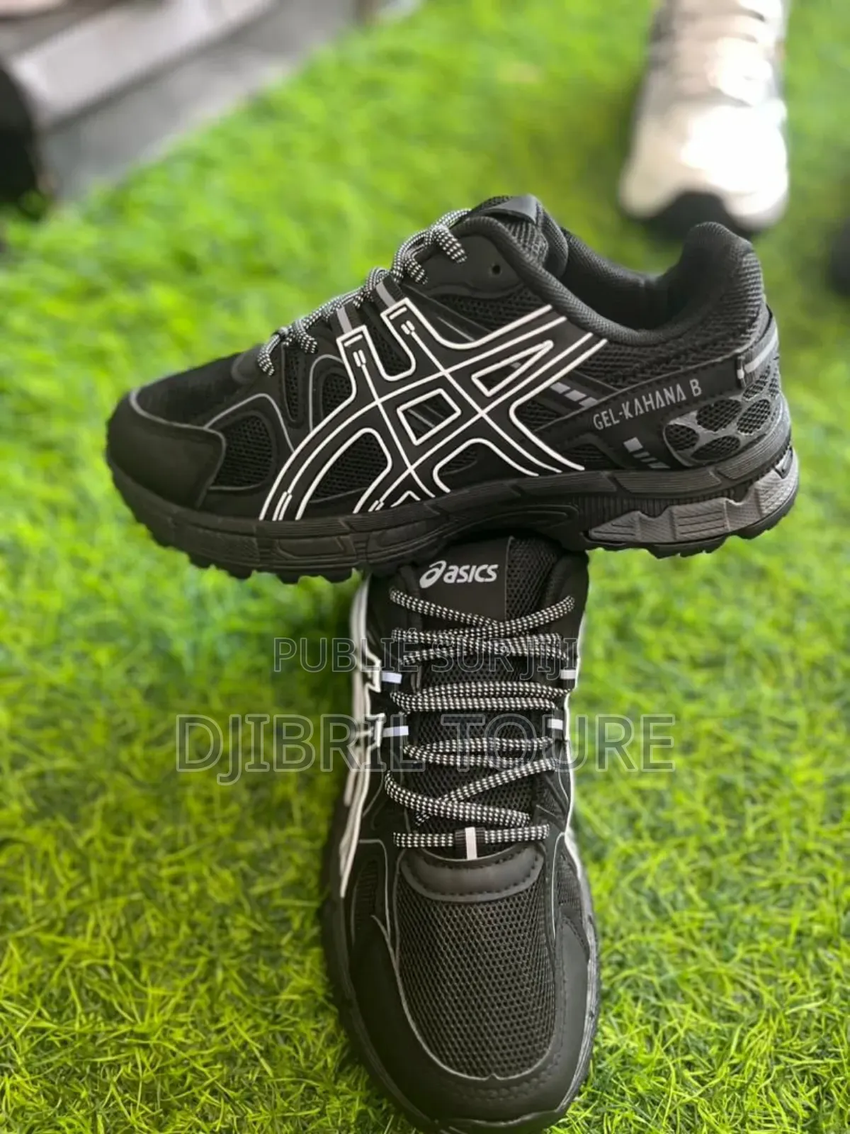 Des Chaussures  Neuf