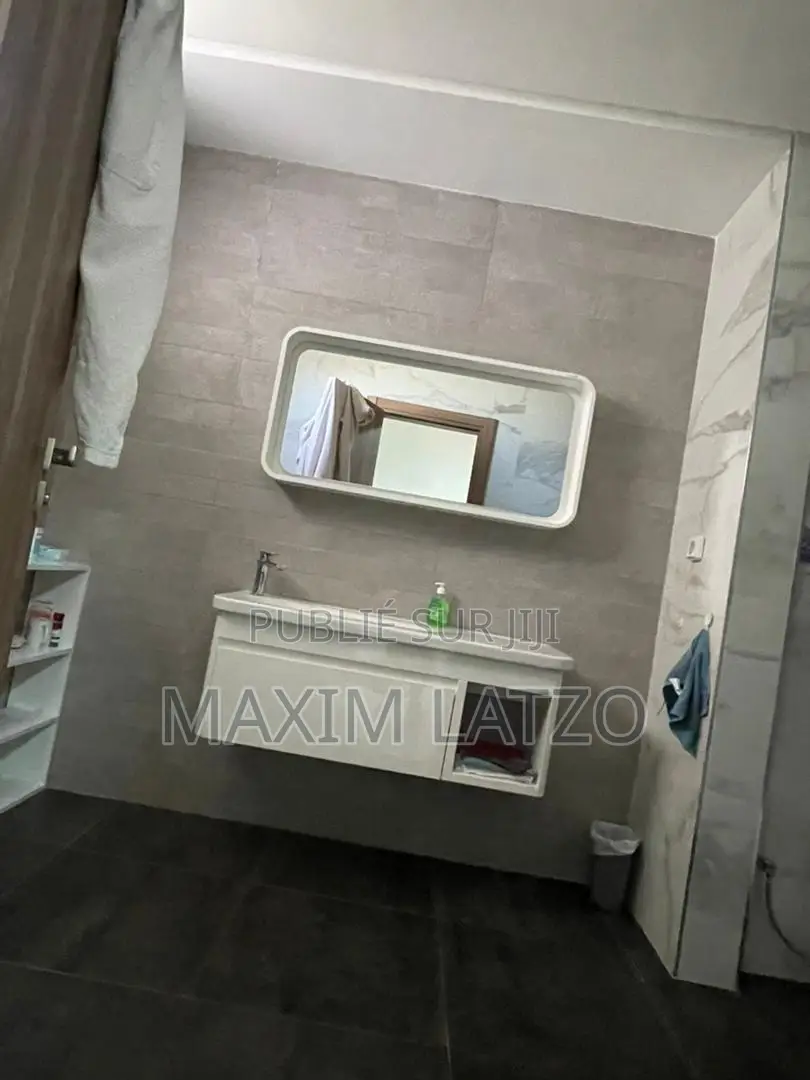 4chbre Appartement dans Mermoz Sacré-Cœur à Louer