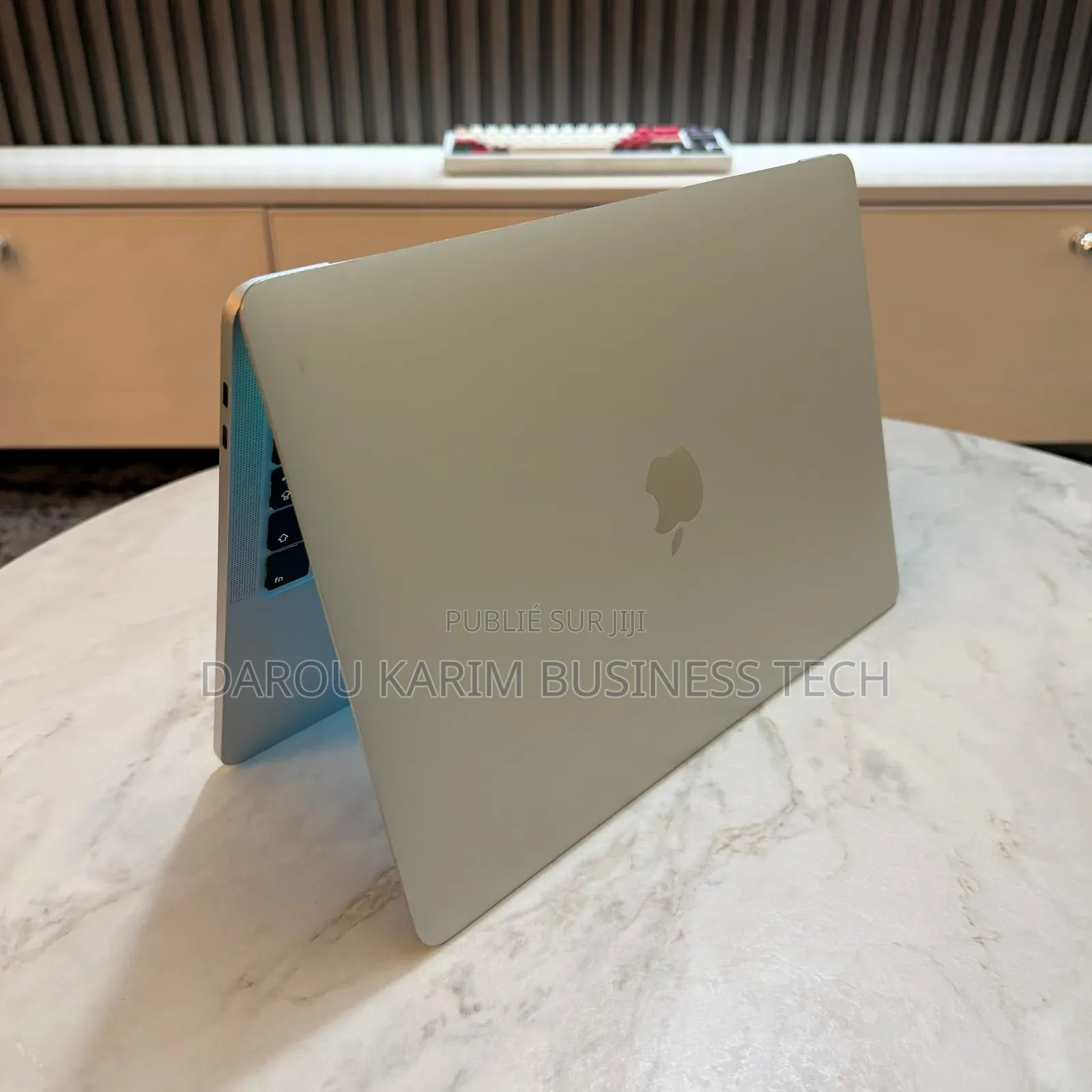 New Apple MacBook Pro 2020 16GB Intel Core I7 SSD 512GB