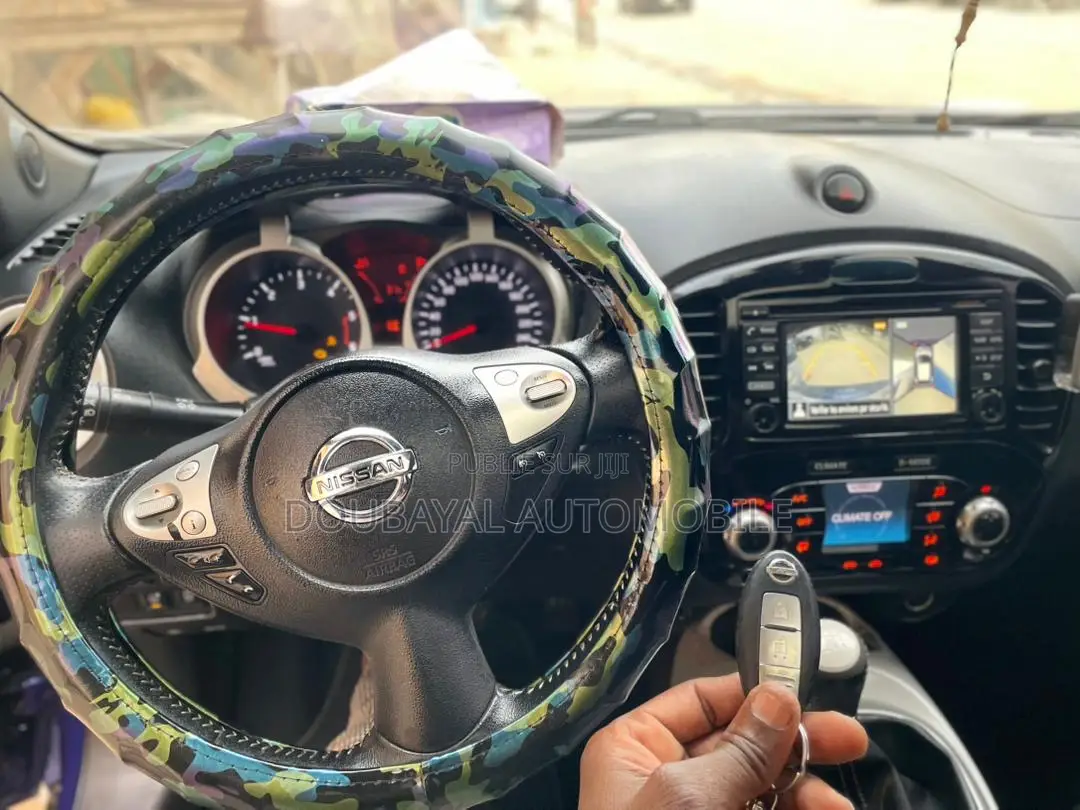 Nissan Juke NISMO 4dr Hatchback (1.6L 4cyl Turbo 6M) 2015 Blue