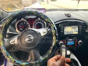 Nissan Juke NISMO 4dr Hatchback (1.6L 4cyl Turbo 6M) 2015 Blue