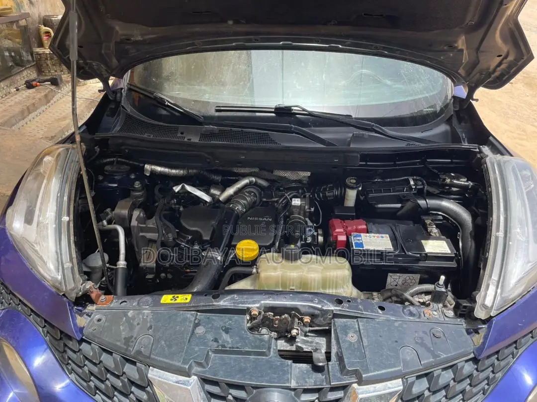 Nissan Juke NISMO 4dr Hatchback (1.6L 4cyl Turbo 6M) 2015 Blue