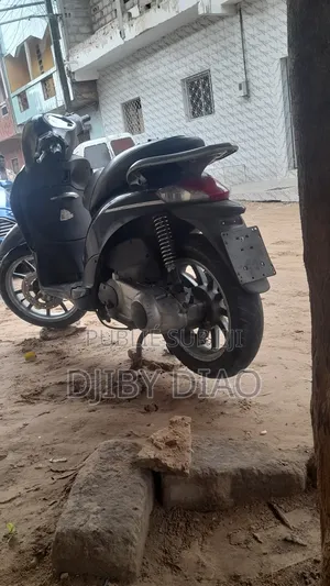 Photo - Aprilia Pegaso 2025 Blue