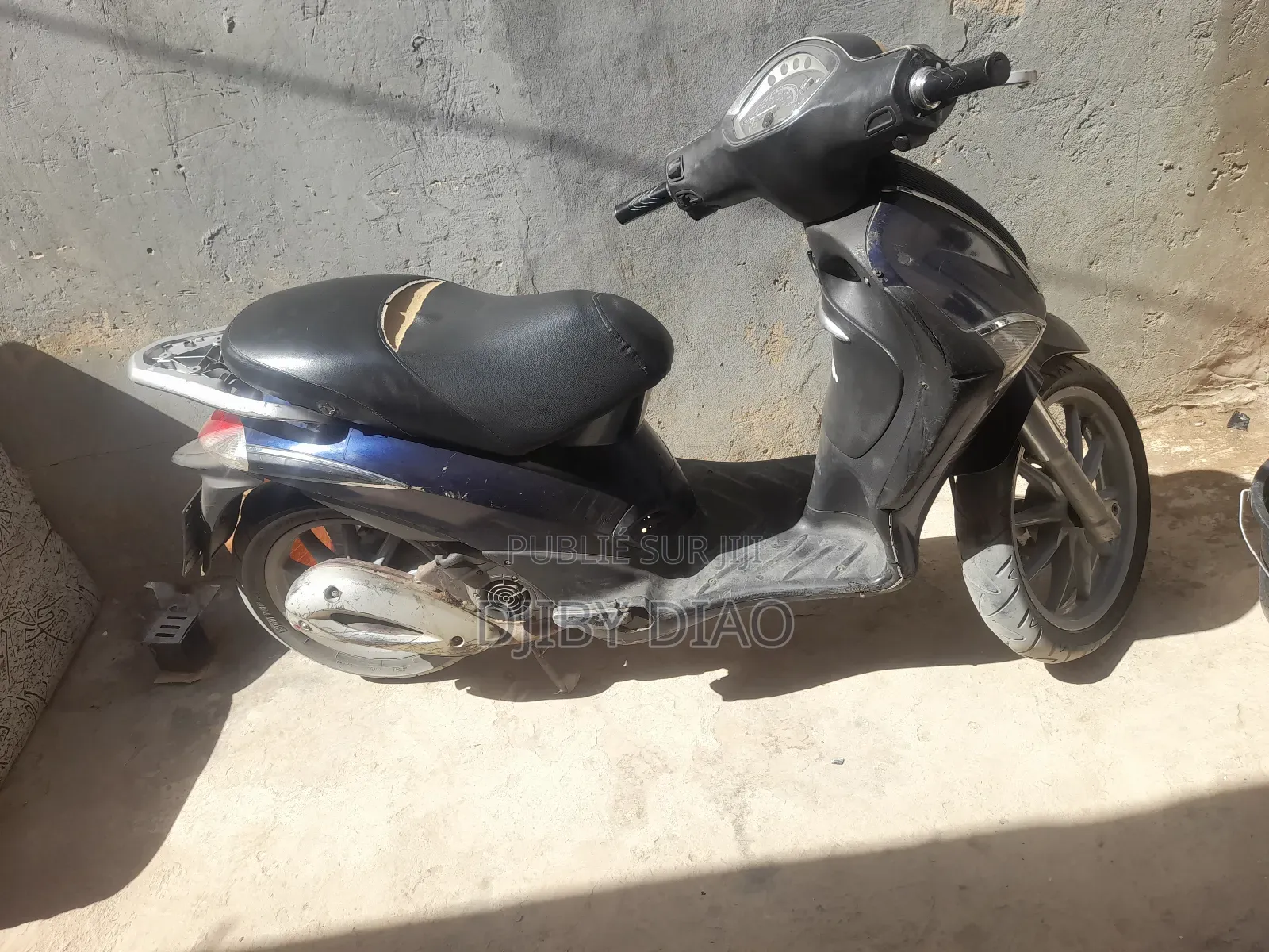 Aprilia Pegaso 2025 Blue