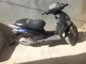 Aprilia Pegaso 2025 Blue