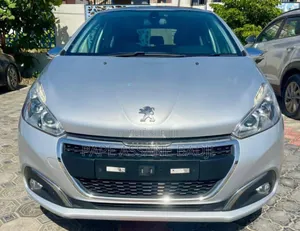 Photo - Peugeot 208 2018 Gris