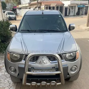 Photo - Mitsubishi L200 2015 Gris