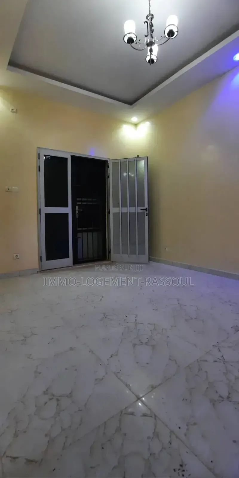 1chbre Appartement dans , Yoff à Louer