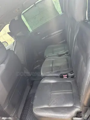 Peugeot 5008 1.6 HDi MT Active 2013 Blanc