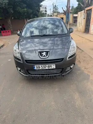 Peugeot 5008 1.6 HDi MT Active 2013 Blanc