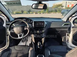 Peugeot 2008 1.6 BlueHDi (120 Hp) 2015 Black