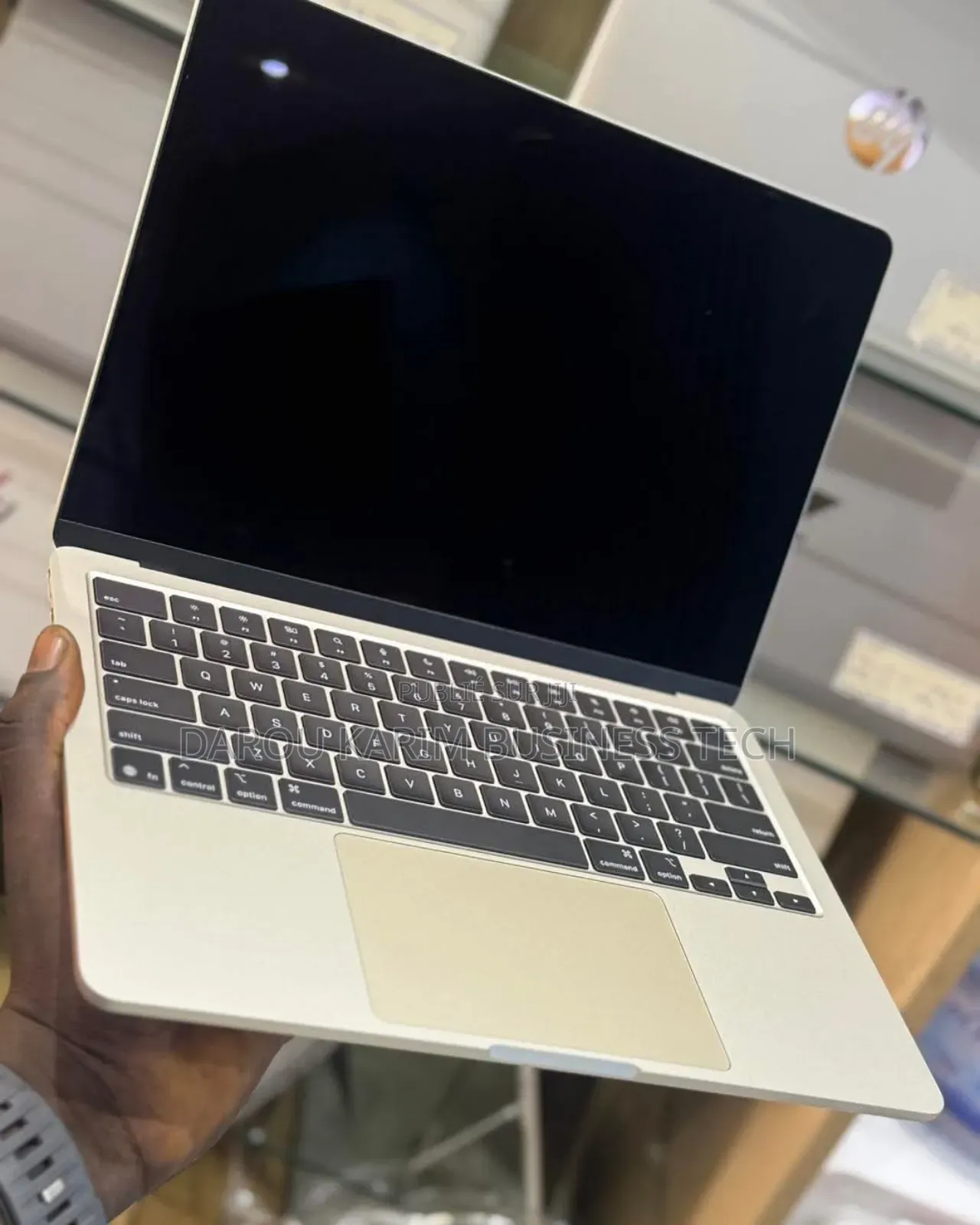 New Apple MacBook Air 2025 M4 13-Inch 16GB Apple M4 SSD 256GB